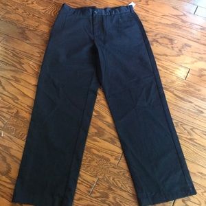 NWT Men’s Black 32 / 32 Wrinkle Free Izod Pants 🌟